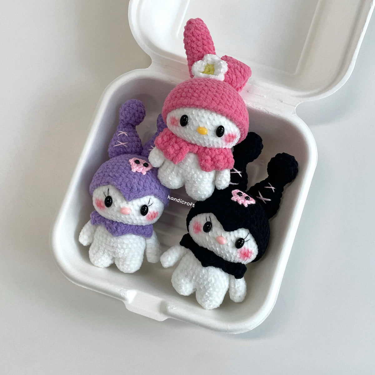 handicroft handmade crochet rabbit bunny sweet trouble club amigurumi keychain