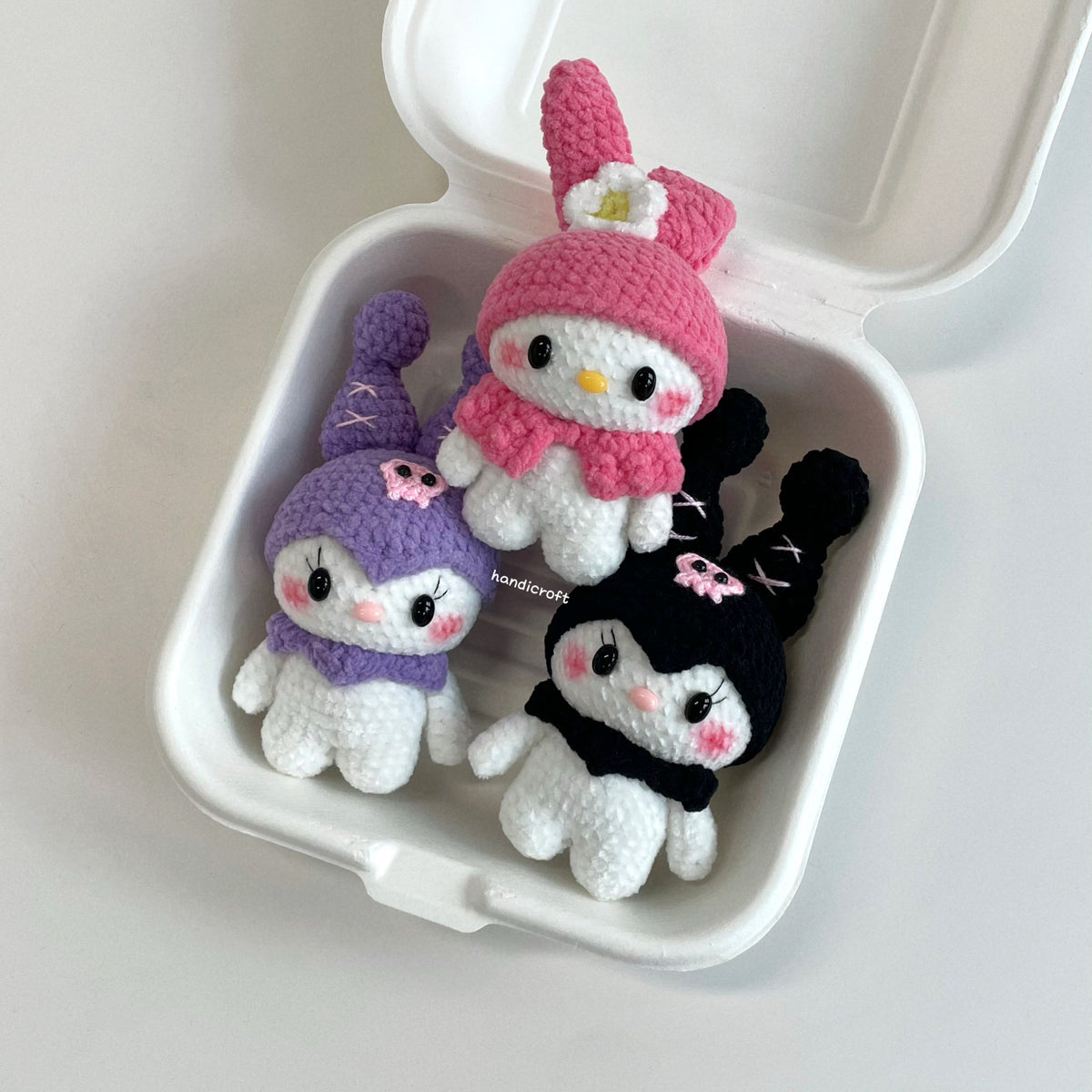 handicroft handmade crochet rabbit bunny sweet trouble club amigurumi keychain