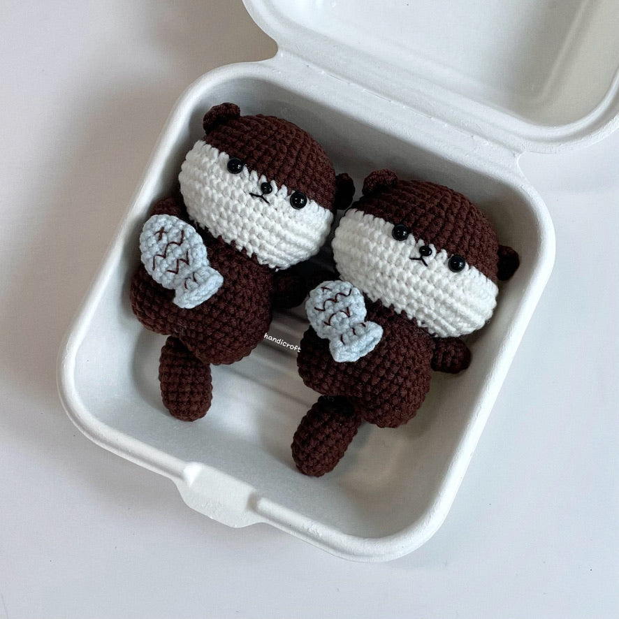 handicroft handmade crochet sea otter animal plush amigurumi keychain