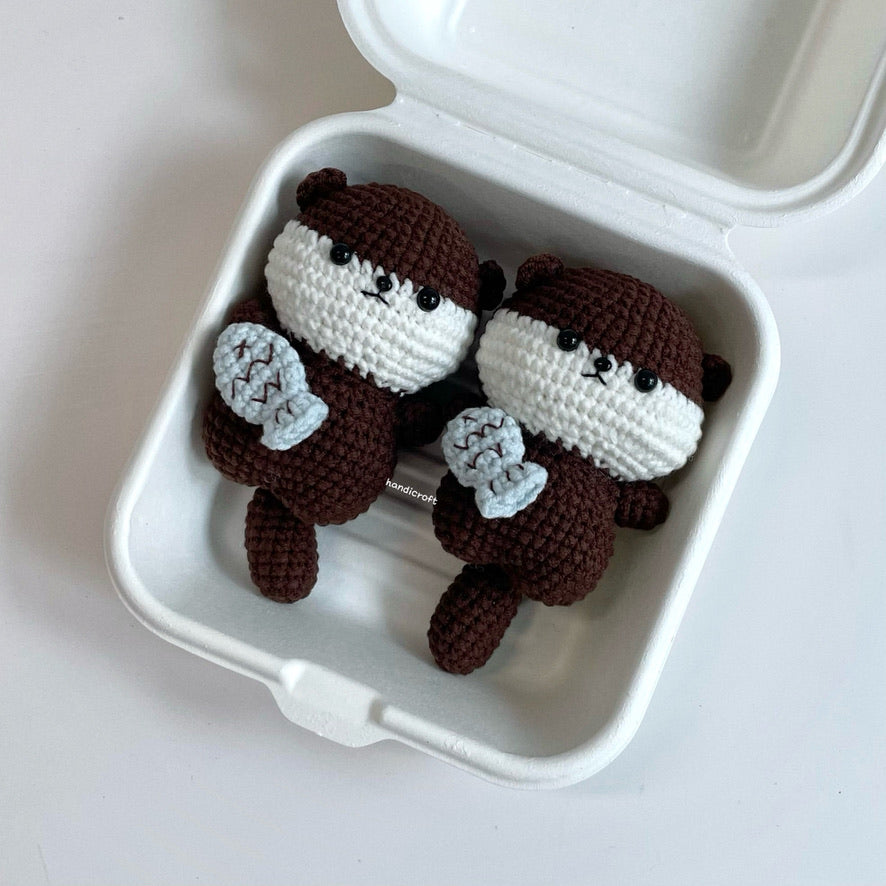handicroft handmade crochet sea otter animal plush amigurumi keychain