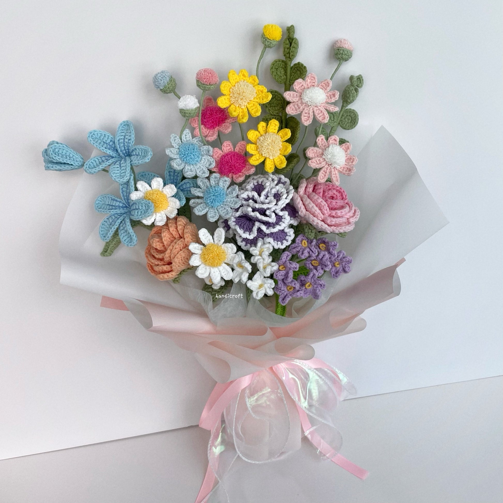 handicroft handmade crochet vibrant cheerful rainbow colourful daisy flower bouquet daisy in bloom