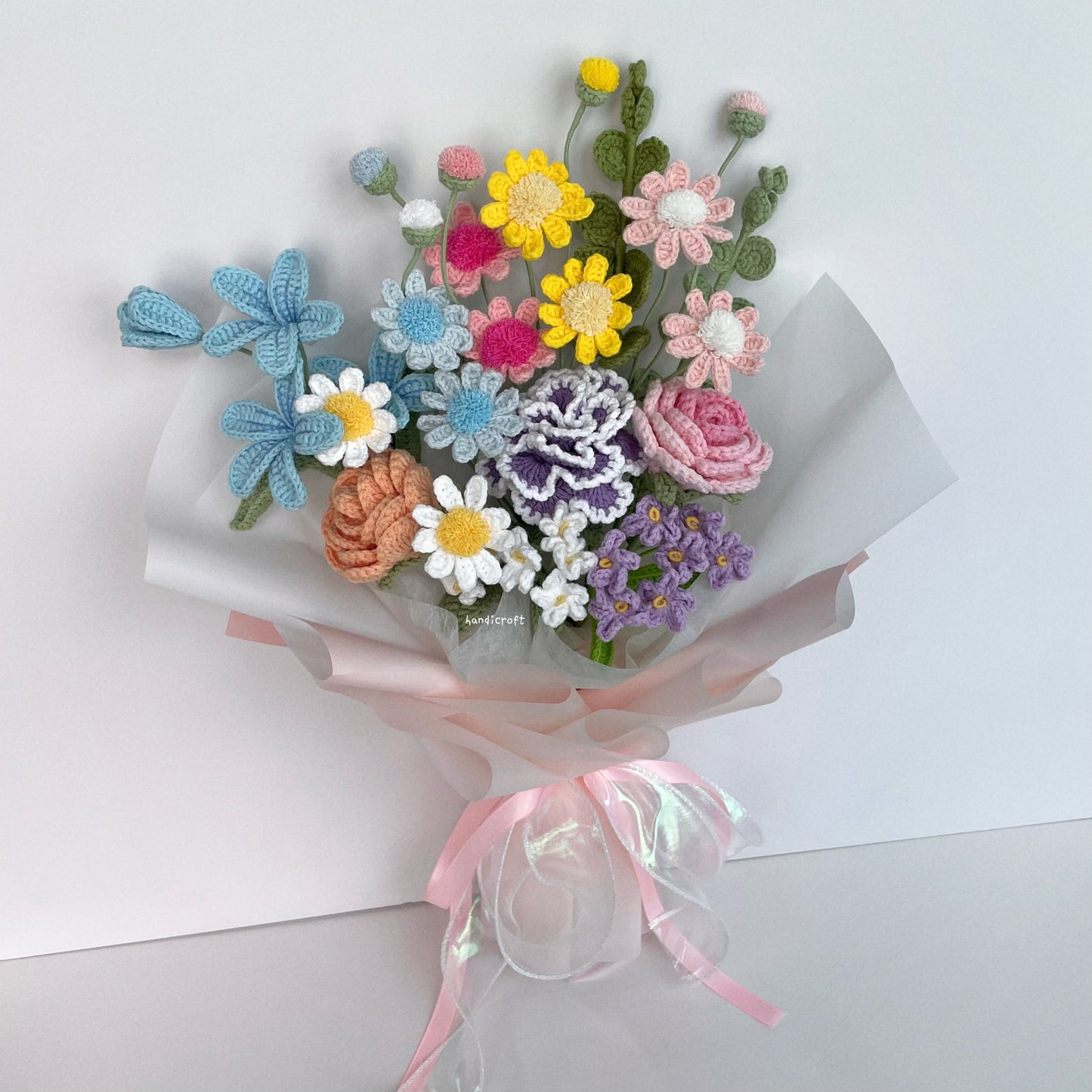 handicroft handmade crochet vibrant cheerful rainbow colourful daisy flower bouquet daisy in bloom