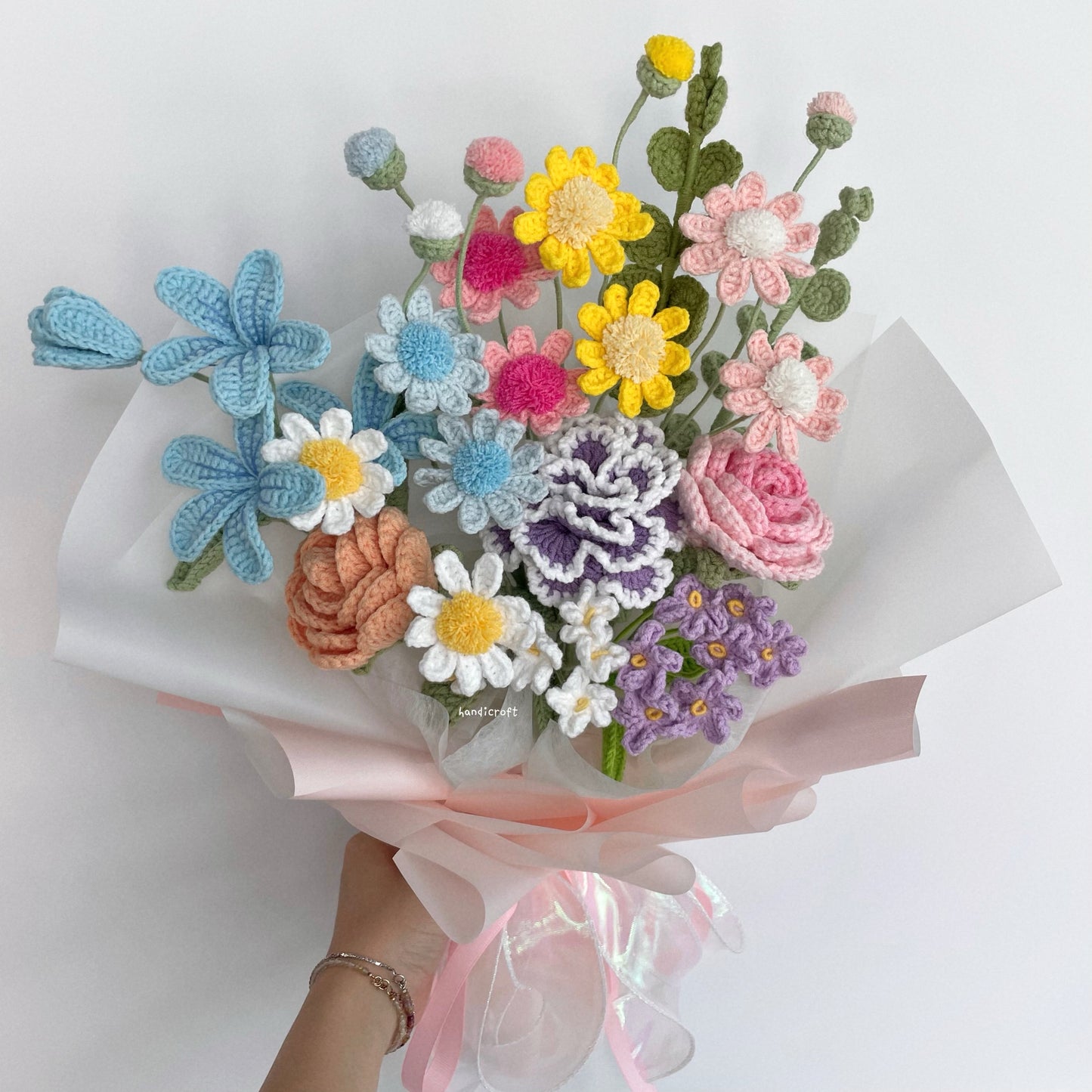 handicroft handmade crochet vibrant cheerful rainbow colourful daisy flower bouquet daisy in bloom