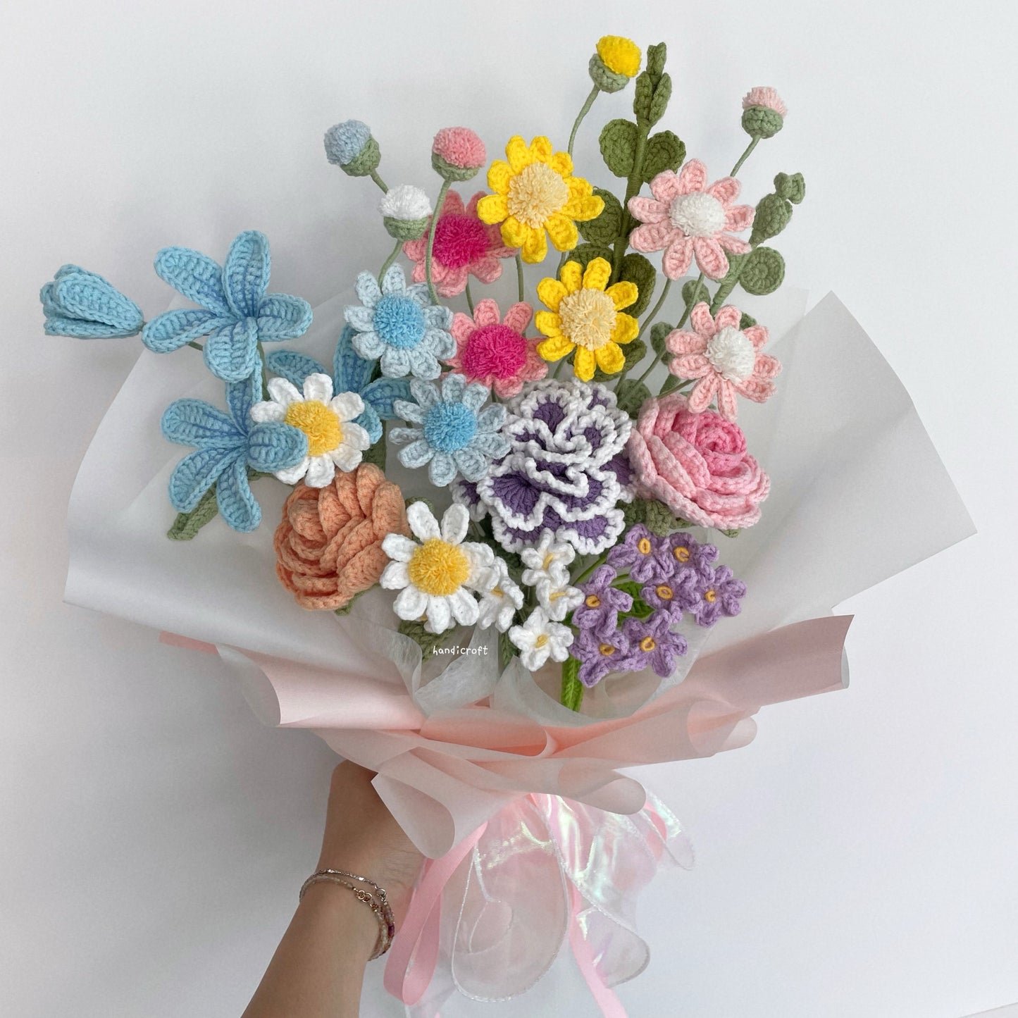 handicroft handmade crochet vibrant cheerful rainbow colourful daisy flower bouquet daisy in bloom