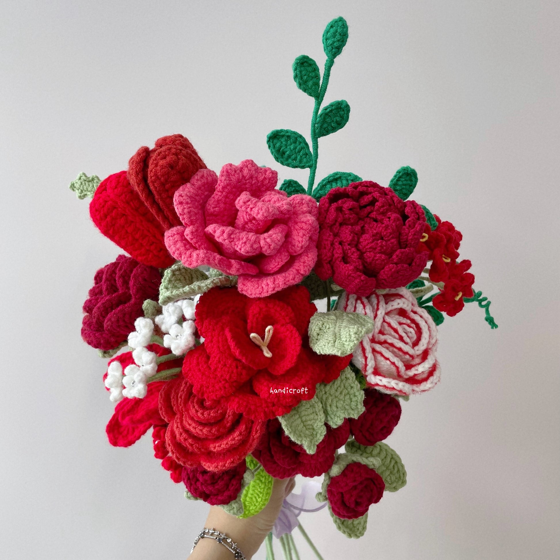 handicroft singapore handmade crochet flower bouquet one & only red colour theme