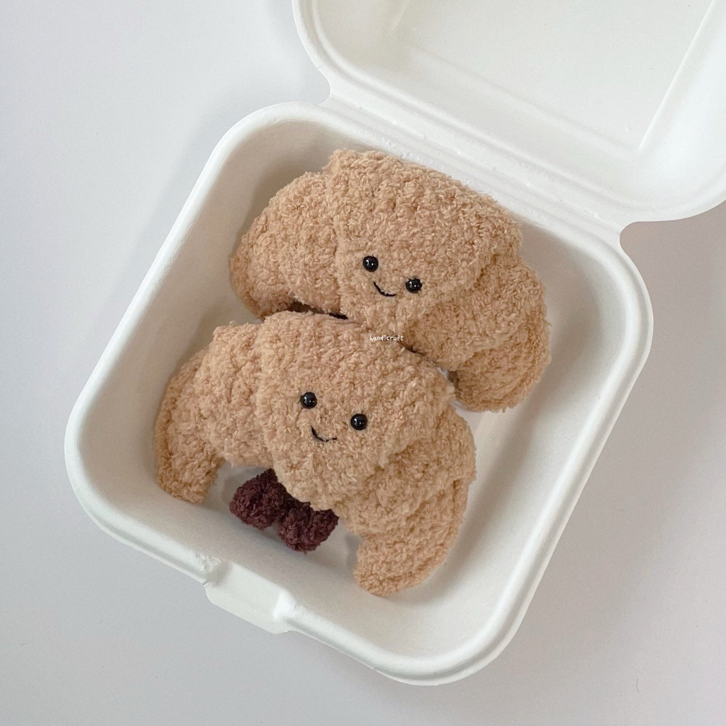 handicroft singapore handmade crochet jellycat-inspired croissant bread amigurumi keychain