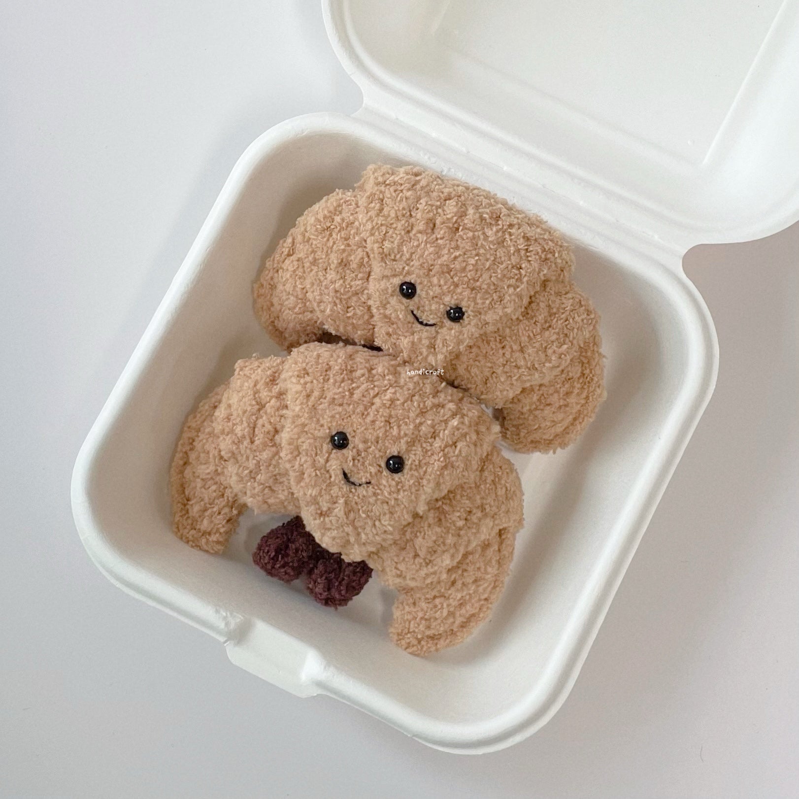 handicroft singapore handmade crochet jellycat-inspired croissant bread amigurumi keychain