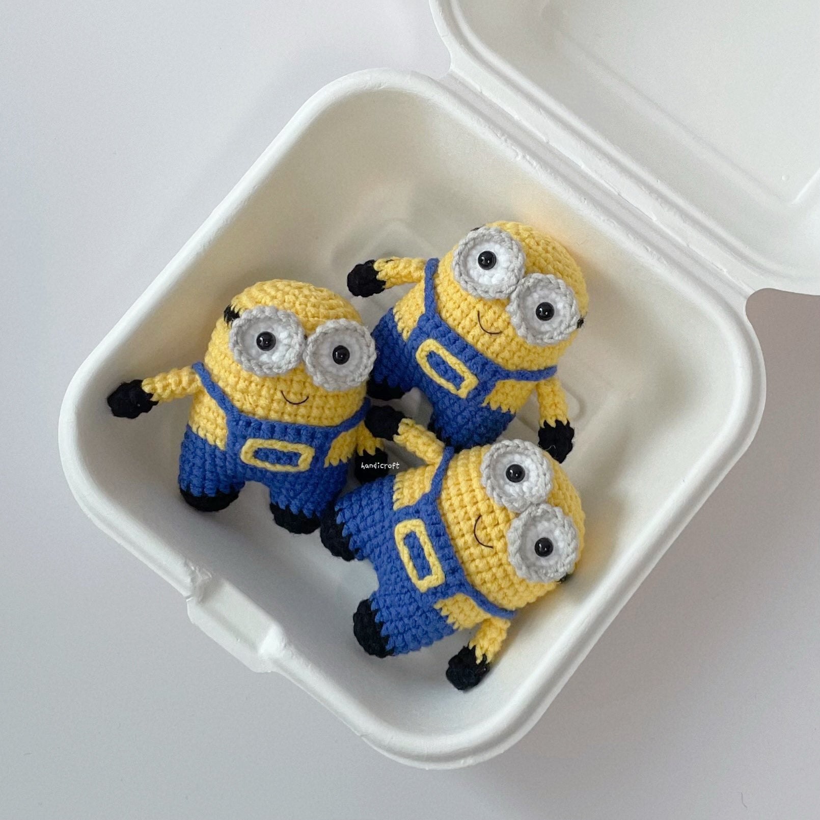 handicroft singapore handmade crochet minion despicable me cartoon character amigurumi keychain