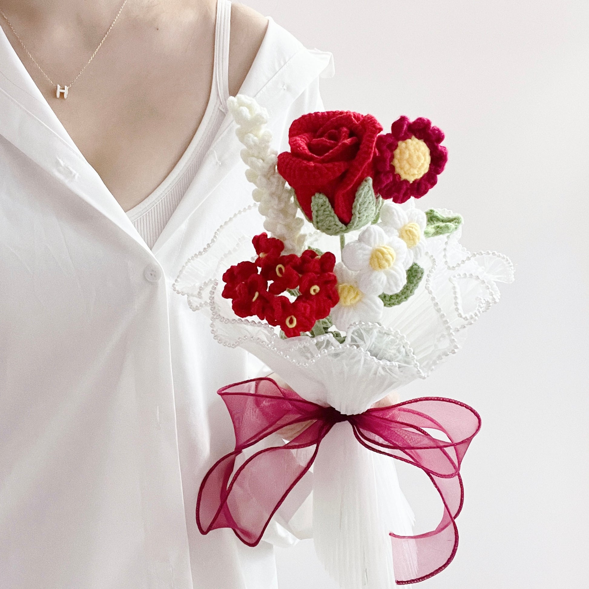 handicroft singapore handmade red & white handmade crochet flower bouquet rose cherry red