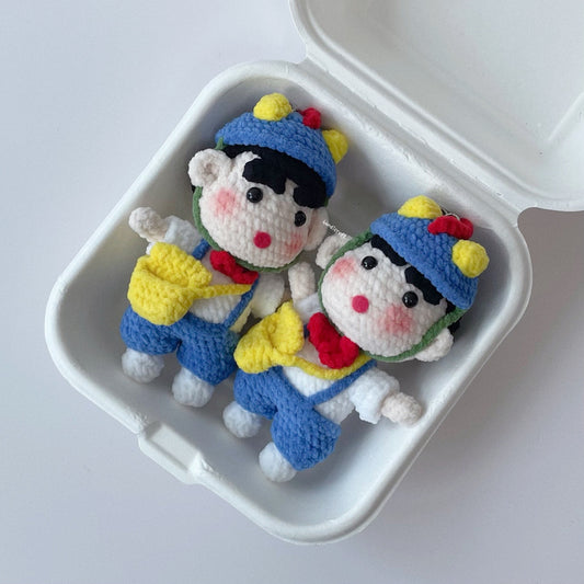 singapore handicroft handmade crochet crayon shin-chan keychain