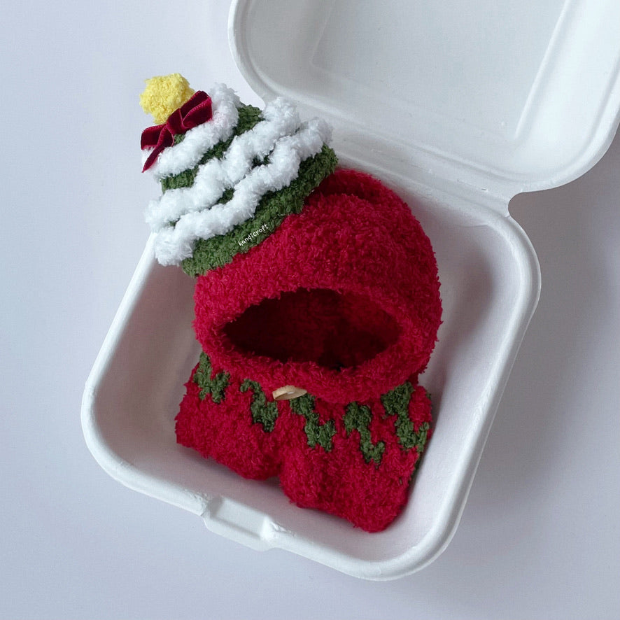 singapore handicroft handmade crochet labubu outfit for christmas red christmas tree