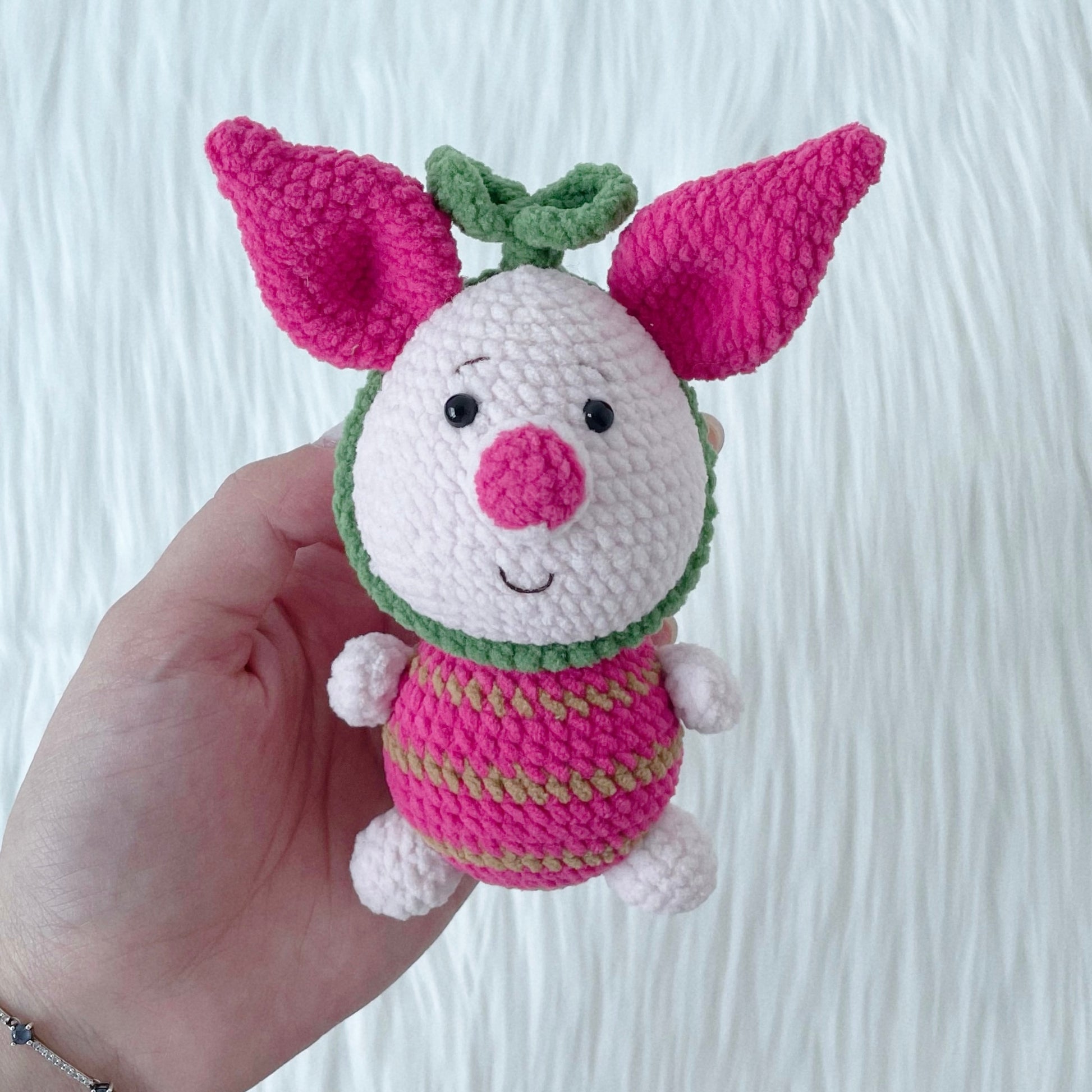 singapore handmade crochet winnie the pooh family cartoon character amigurumi piglet