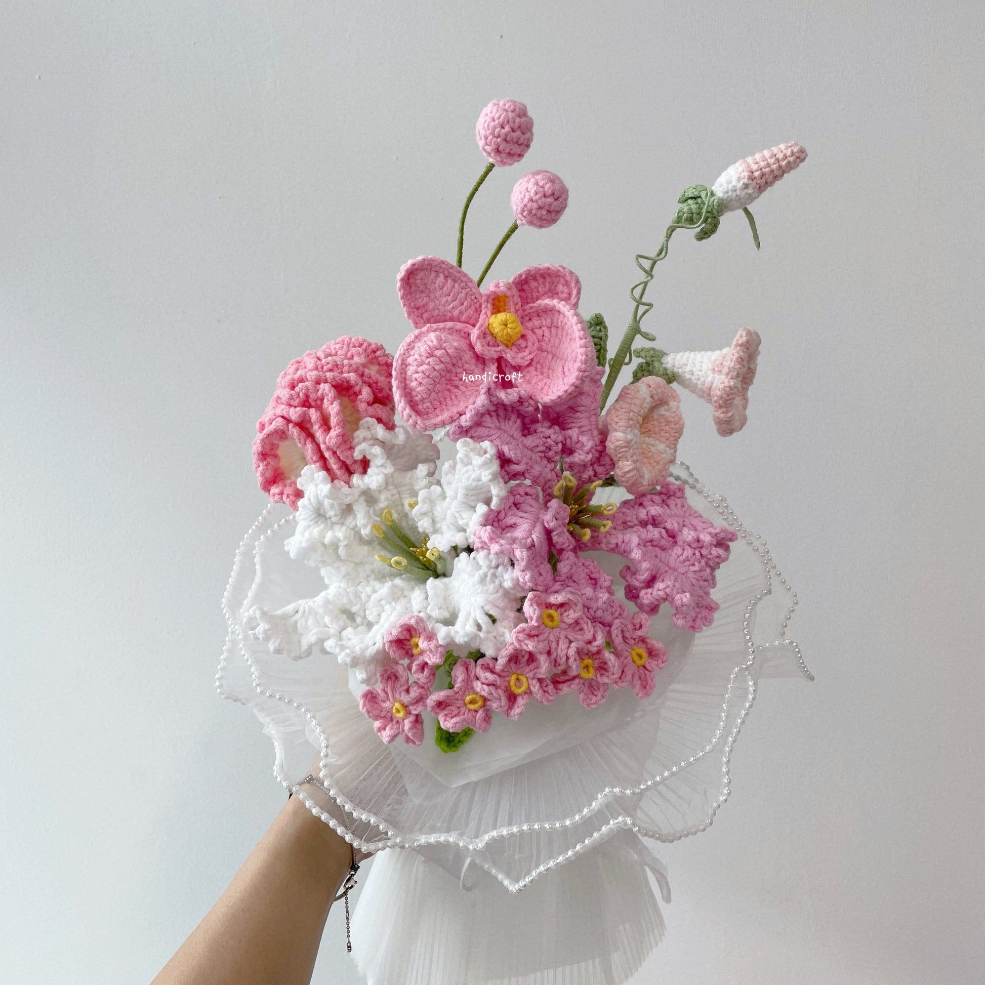vase of charm handicroft crochet flower bouquet vase arrangement in pastel pink and white